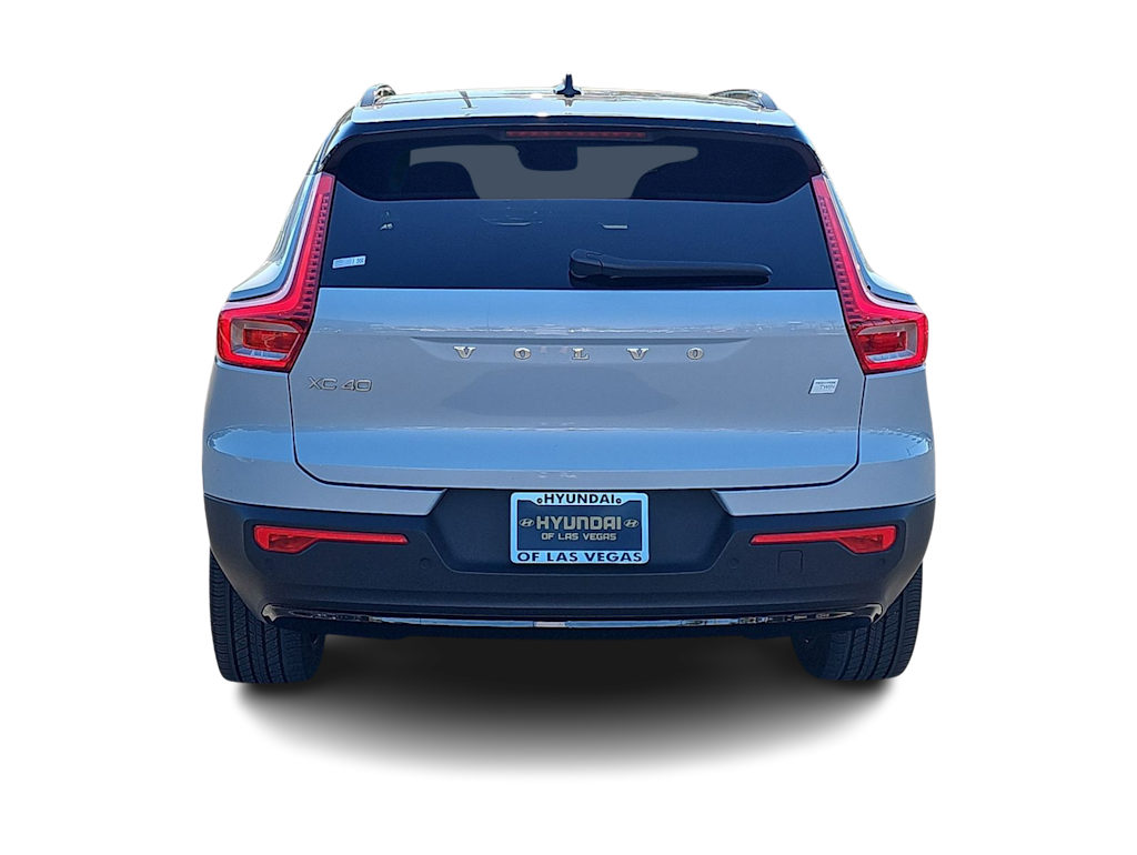 Thumbnail: 2022 Volvo XC40 - 5