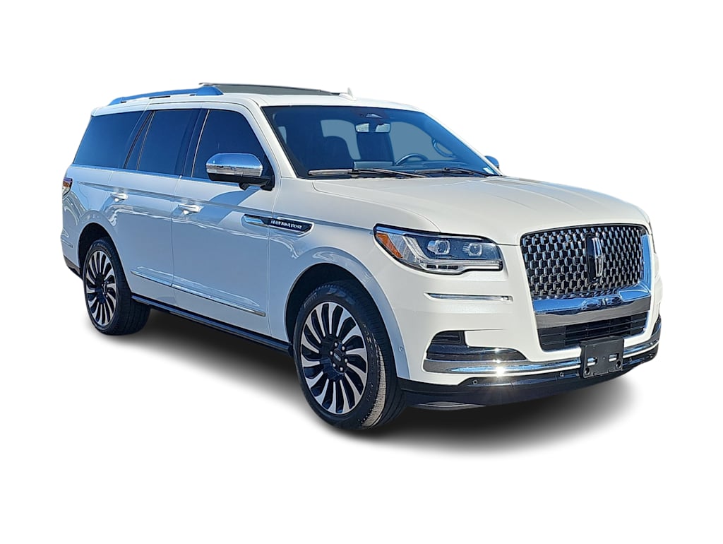Thumbnail: 2024 Lincoln Navigator - 17
