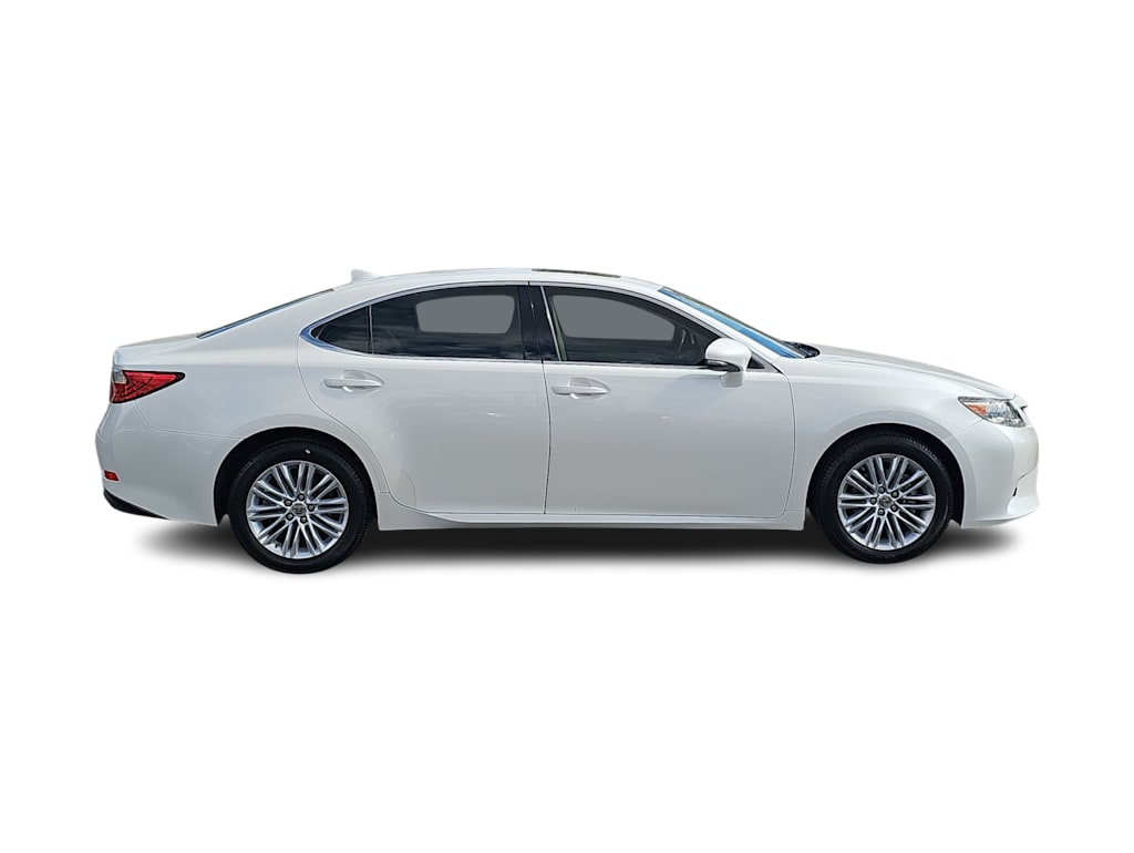 Thumbnail: 2015 Lexus ES - 22