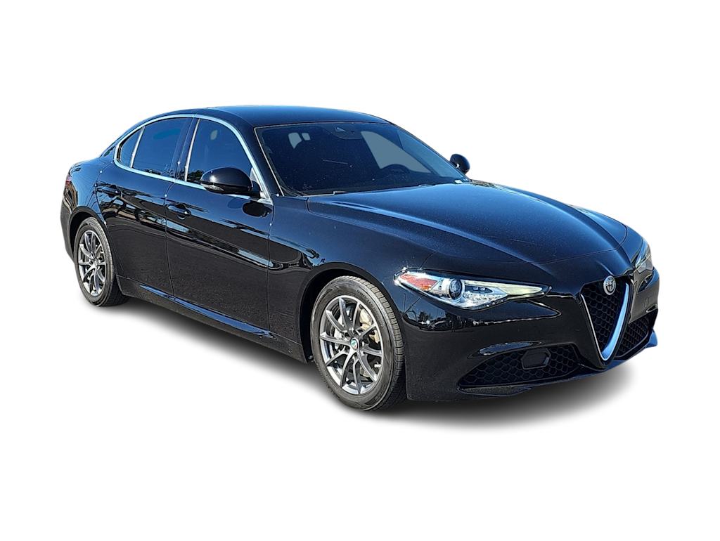Thumbnail: 2020 Alfa Romeo Giulia - 18