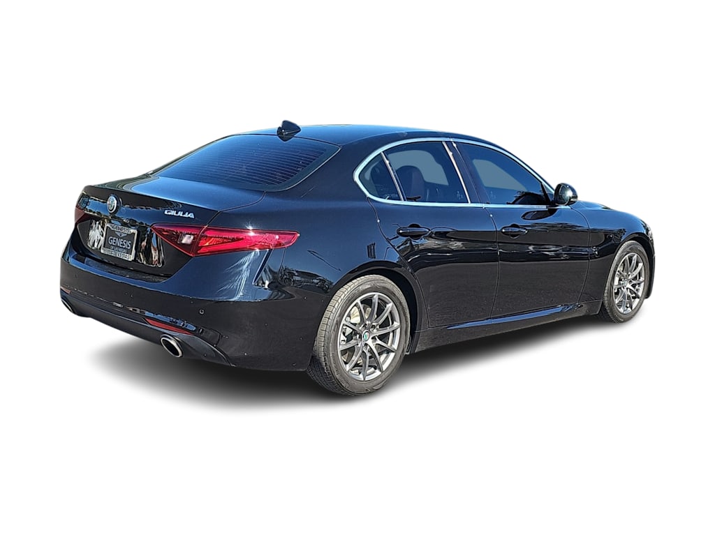 Thumbnail: 2020 Alfa Romeo Giulia - 21