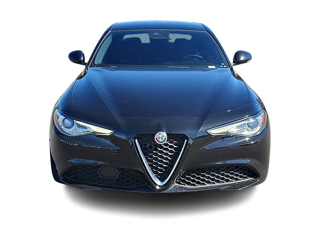 Thumbnail: 2020 Alfa Romeo Giulia - 5