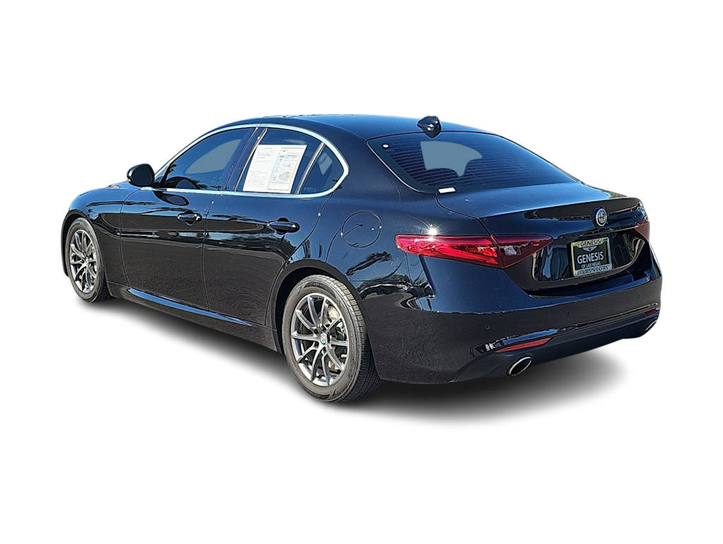 Thumbnail: 2020 Alfa Romeo Giulia - 4