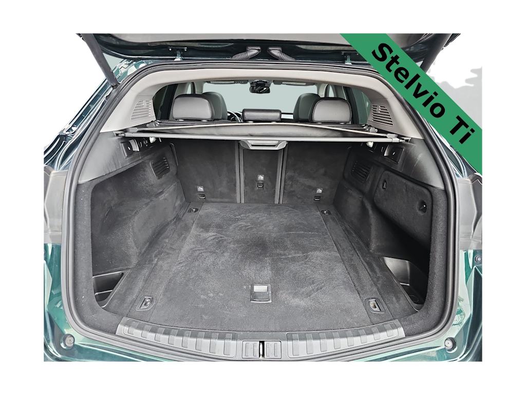 Thumbnail: 2021 Alfa Romeo Stelvio - 17