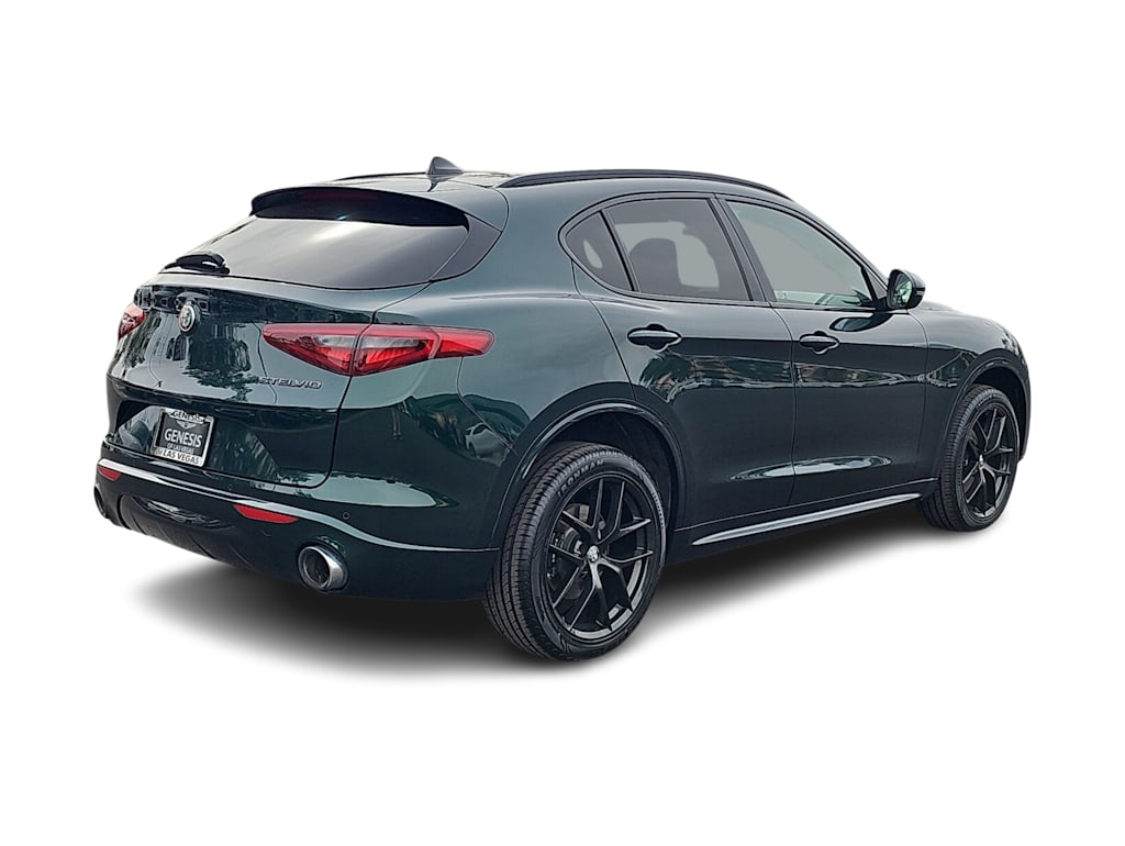 Thumbnail: 2021 Alfa Romeo Stelvio - 21