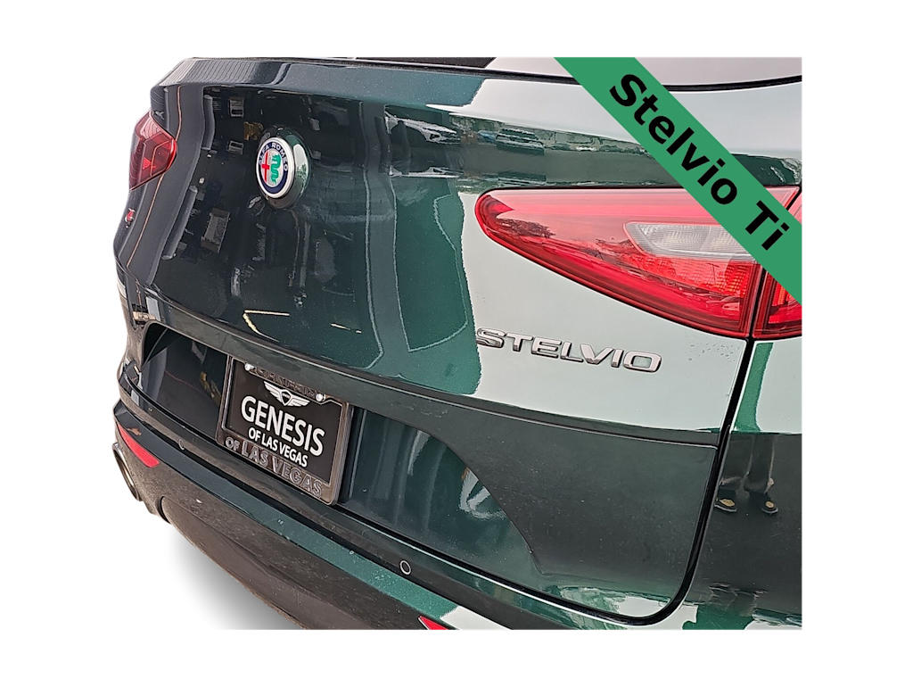 Thumbnail: 2021 Alfa Romeo Stelvio - 23