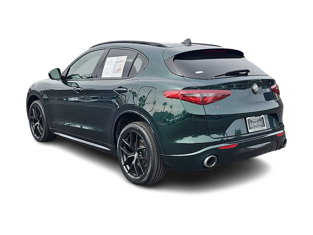 Thumbnail: 2021 Alfa Romeo Stelvio - 4