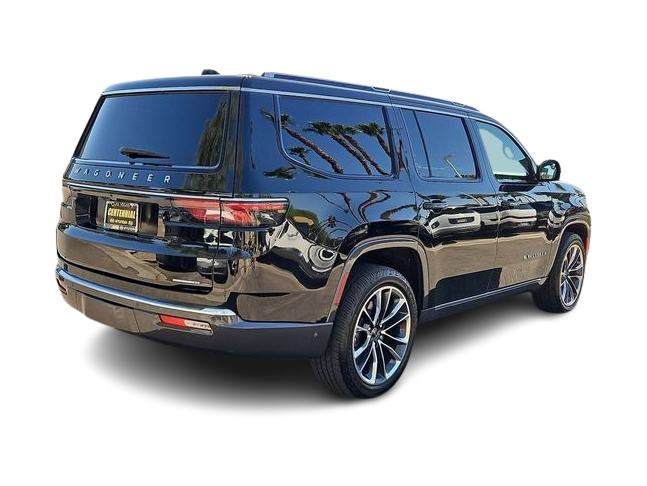 Thumbnail: 2022 Jeep Wagoneer - 21