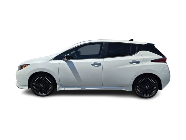 Thumbnail: 2023 Nissan Leaf - 3