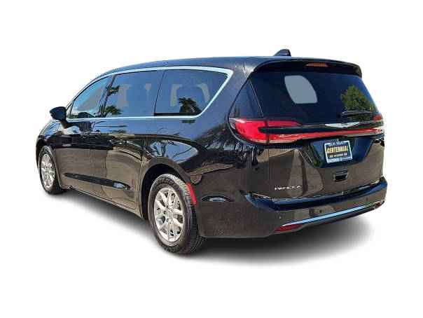 Thumbnail: 2024 Chrysler Pacifica - 4