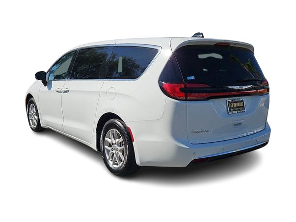 Thumbnail: 2024 Chrysler Pacifica - 4