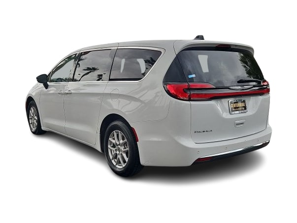 Thumbnail: 2024 Chrysler Pacifica - 4