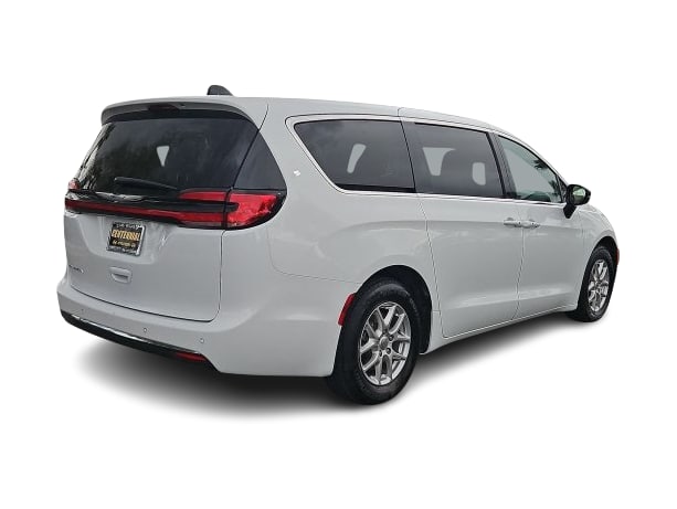 Thumbnail: 2024 Chrysler Pacifica - 22