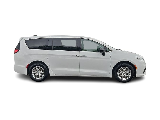 Thumbnail: 2024 Chrysler Pacifica - 23