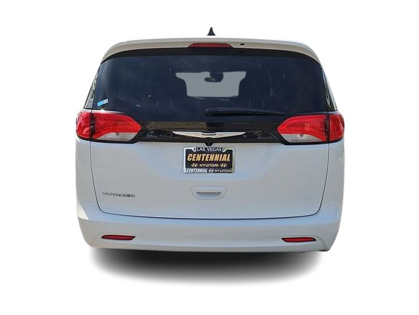 Thumbnail: 2023 Chrysler Voyager - 5