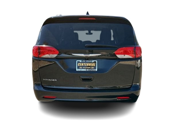 Thumbnail: 2020 Chrysler Voyager - 5