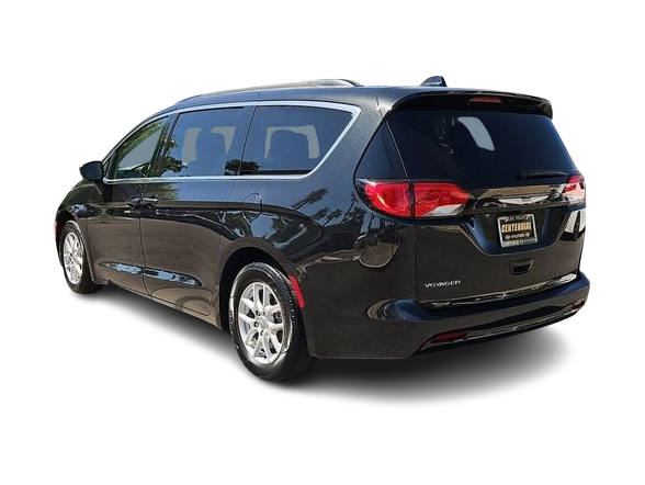 Thumbnail: 2020 Chrysler Voyager - 4