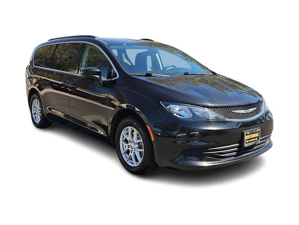 Thumbnail: 2020 Chrysler Voyager - 20