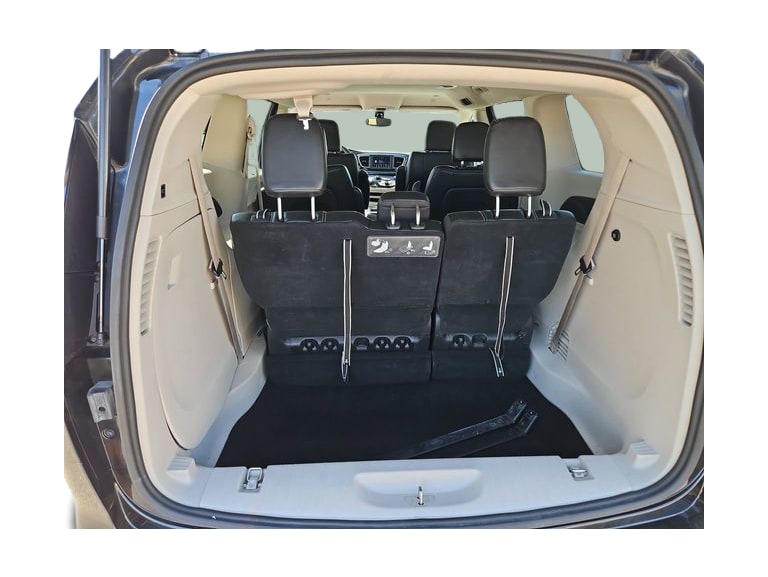 Thumbnail: 2020 Chrysler Voyager - 18