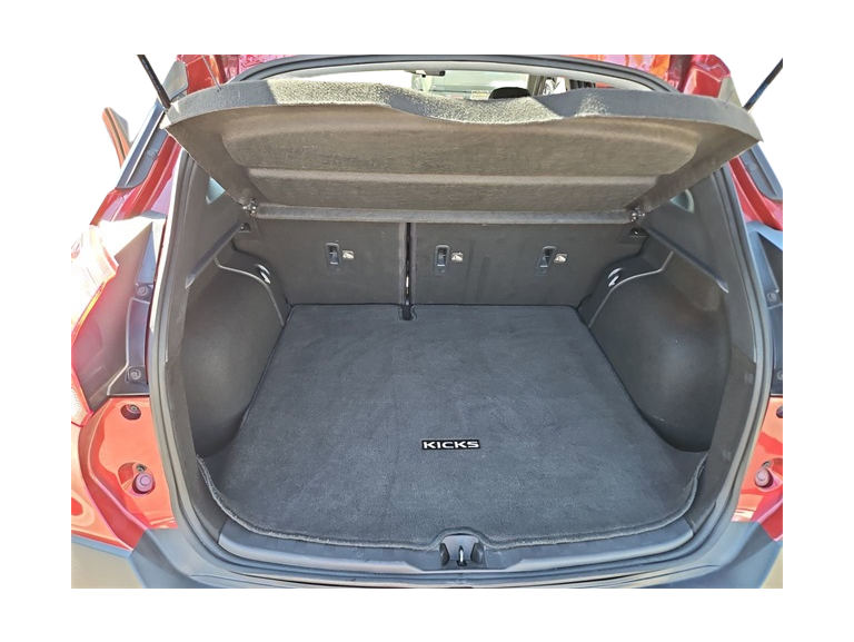 Thumbnail: 2018 Nissan Kicks - 18