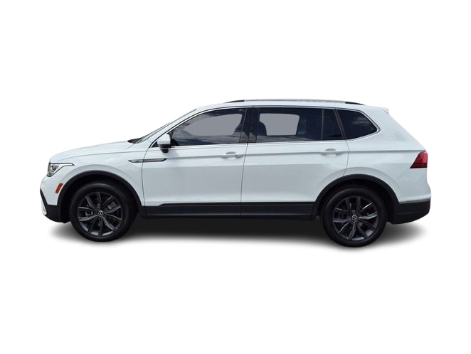 Thumbnail: 2022 Volkswagen Tiguan - 3