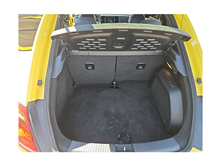 Thumbnail: 2014 Volkswagen Beetle - 17