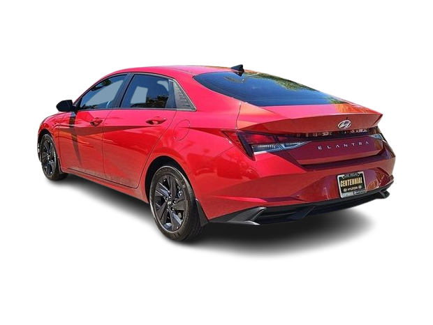Thumbnail: 2022 Hyundai Elantra - 4
