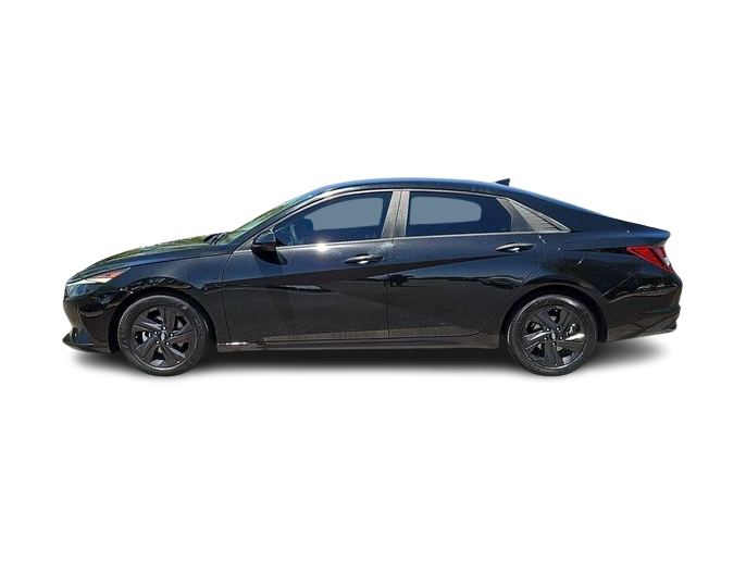 Thumbnail: 2022 Hyundai Elantra - 3