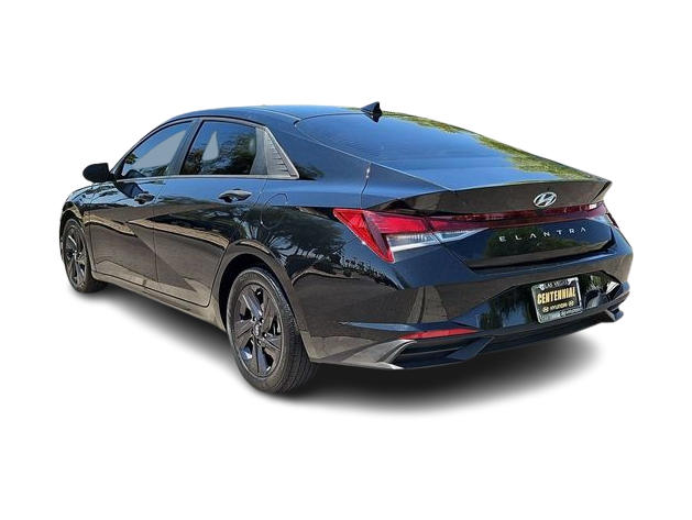Thumbnail: 2022 Hyundai Elantra - 4