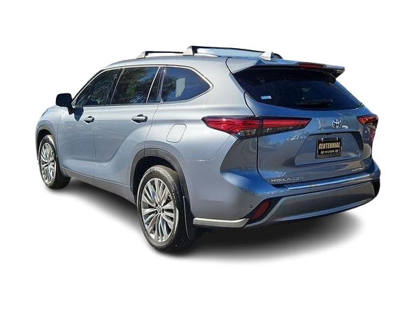 Thumbnail: 2023 Toyota Highlander - 4