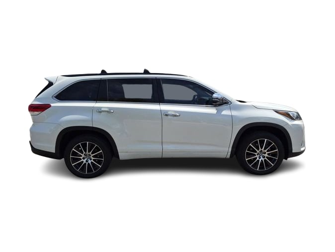 Thumbnail: 2017 Toyota Highlander - 24