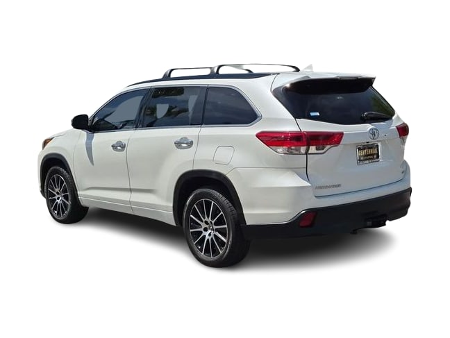 Thumbnail: 2017 Toyota Highlander - 4