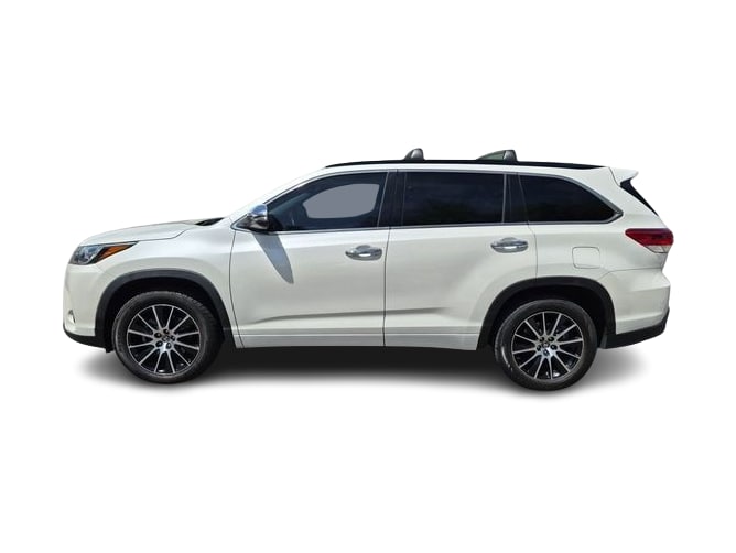 Thumbnail: 2017 Toyota Highlander - 3