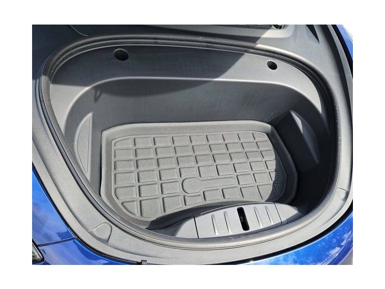 Thumbnail: 2023 Tesla Model 3 - 15