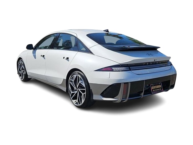 Thumbnail: 2023 Hyundai Ioniq 6 - 4