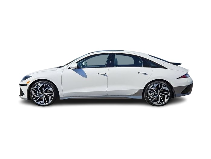Thumbnail: 2023 Hyundai Ioniq 6 - 3