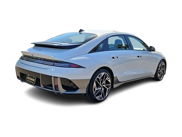Thumbnail: 2023 Hyundai Ioniq 6 - 21