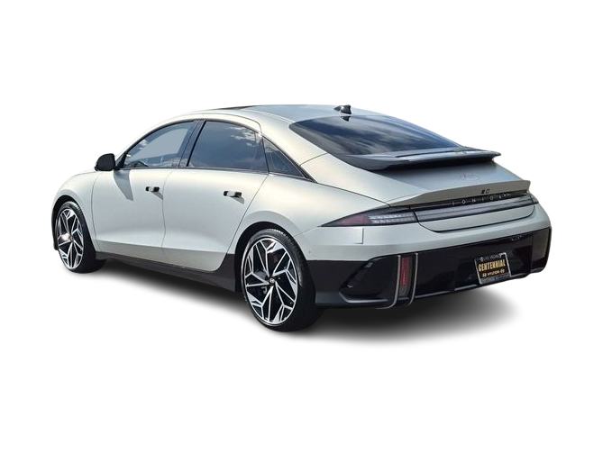 Thumbnail: 2023 Hyundai Ioniq 6 - 4