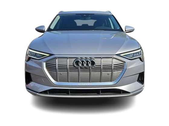 Thumbnail: 2022 Audi e-tron - 6