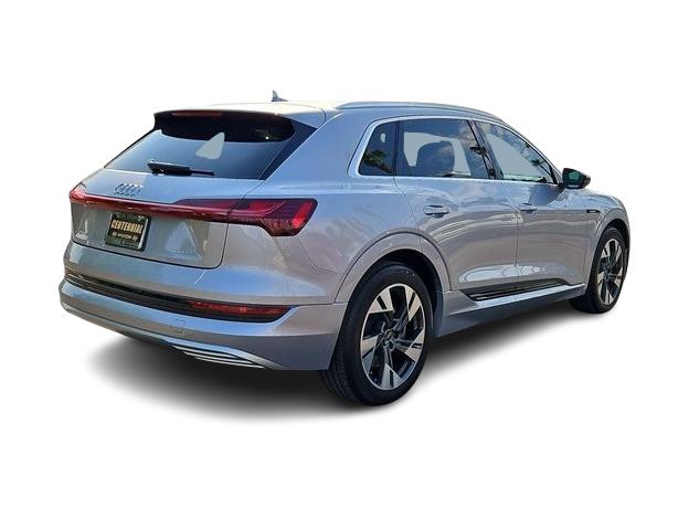 Thumbnail: 2022 Audi e-tron - 22