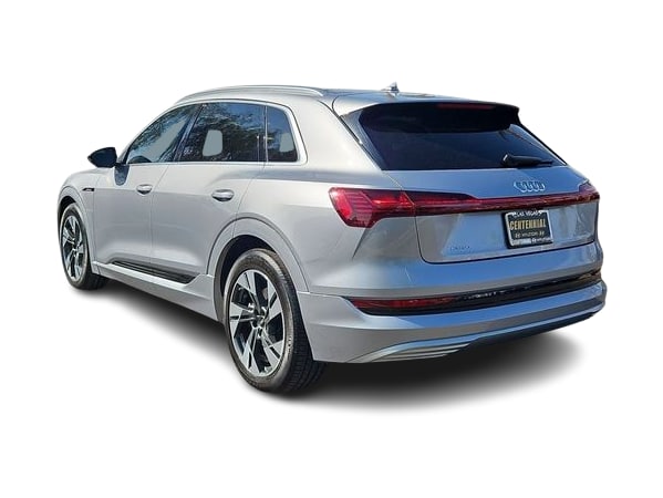 Thumbnail: 2022 Audi e-tron - 4