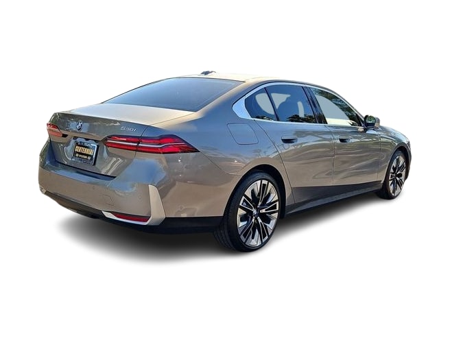Thumbnail: 2025 BMW 5 Series - 23