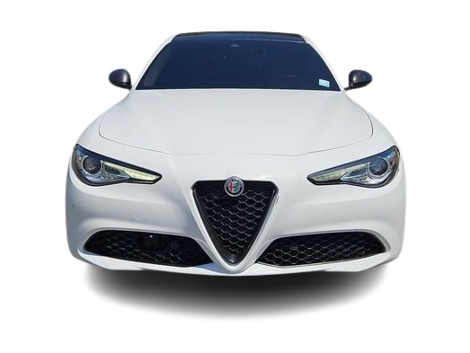 Thumbnail: 2021 Alfa Romeo Giulia - 6