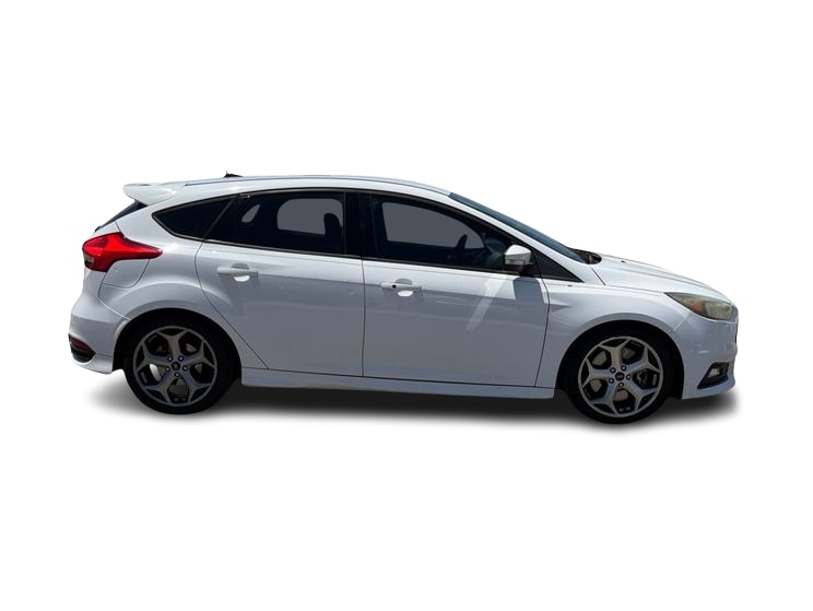 Thumbnail: 2016 Ford Focus - 19