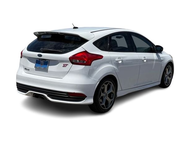 Thumbnail: 2016 Ford Focus - 18