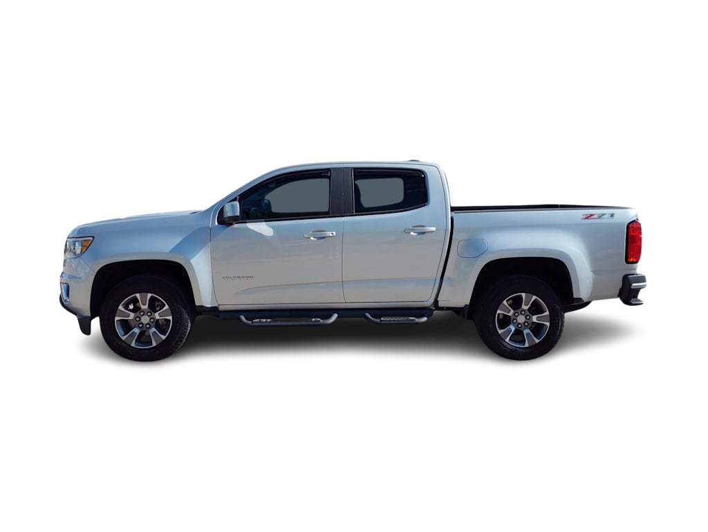 Thumbnail: 2017 Chevrolet Colorado - 3