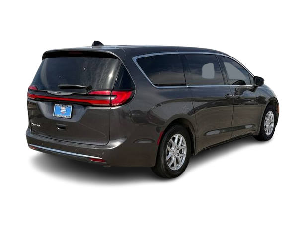 Thumbnail: 2023 Chrysler Pacifica - 17