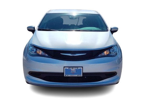 Thumbnail: 2023 Chrysler Voyager - 6