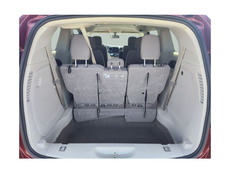 Thumbnail: 2020 Chrysler Voyager - 17