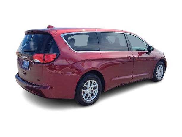 Thumbnail: 2020 Chrysler Voyager - 20